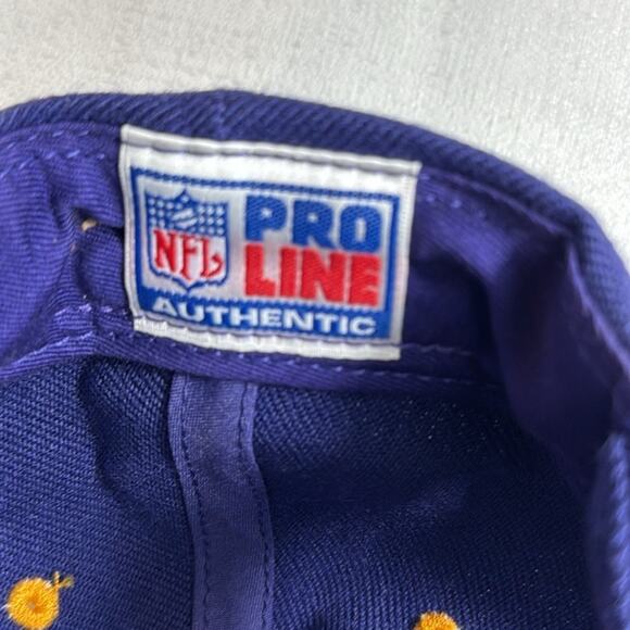 s-l400.jpg Vikings Puma purple baseball snapback hat autographed signed‎ by Cris Carter#80